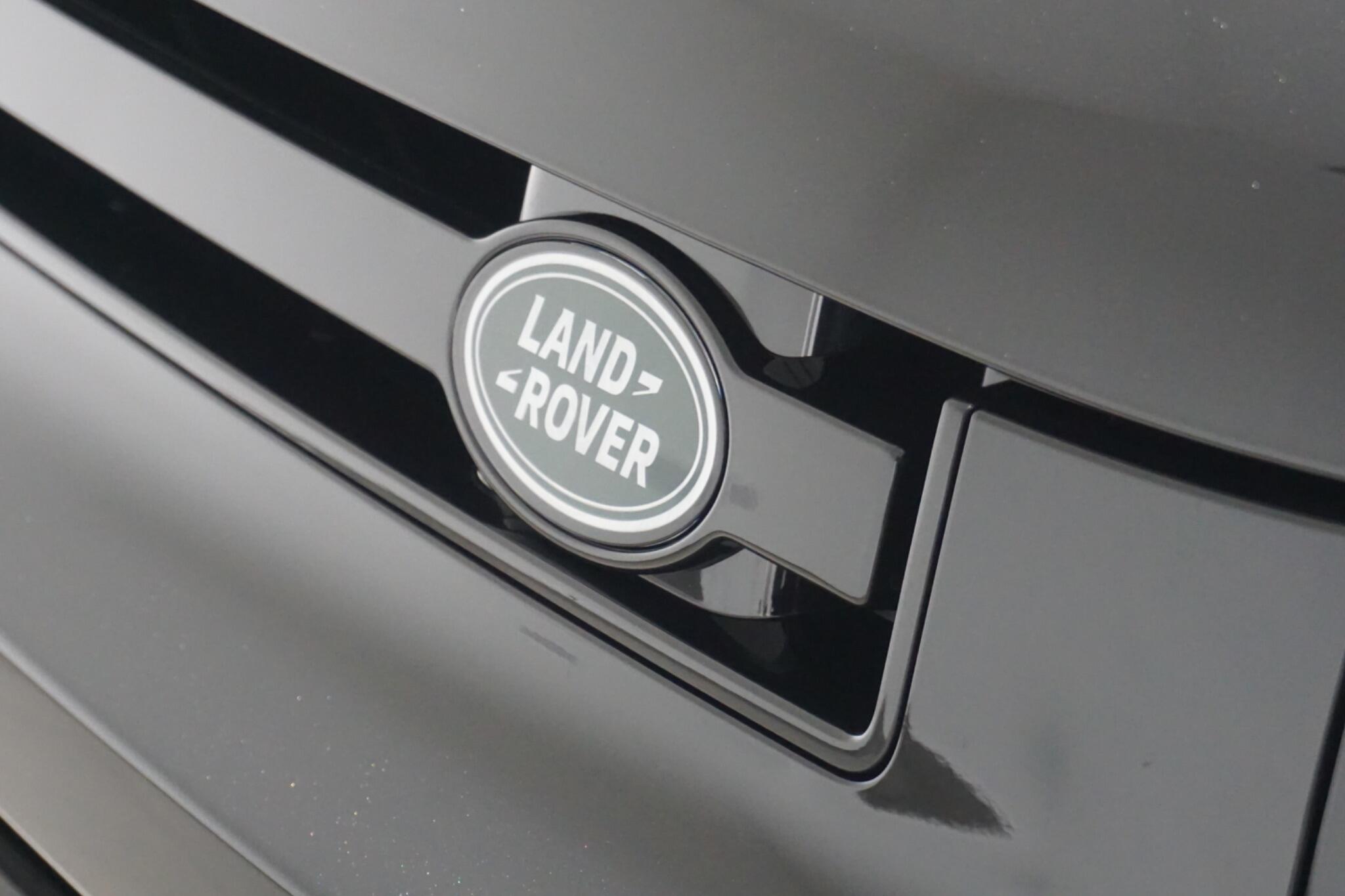 Land Rover Defender 110 3.0 D300 MHEV X-Dynamic HSE Auto 4WD Euro 6 (s/s) 5dr